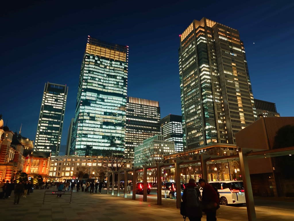 東京駅丸の内出口