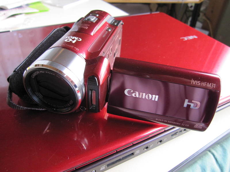 Canon iVIS HF M31 - がんばれ♪♪依知のえどや豚♪