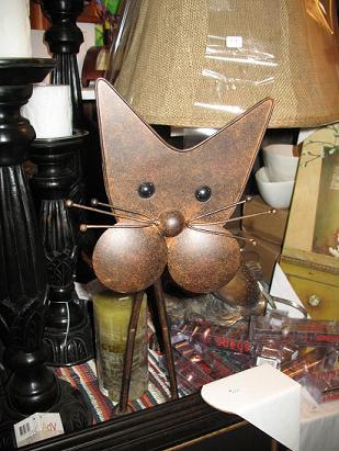 金属製の猫