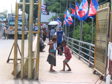 カンボジア国境の子供 