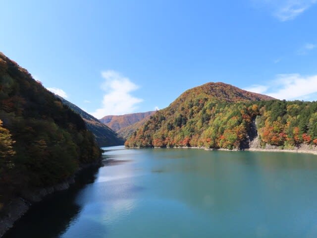 松本市奈川の紅葉と投汁蕎麦