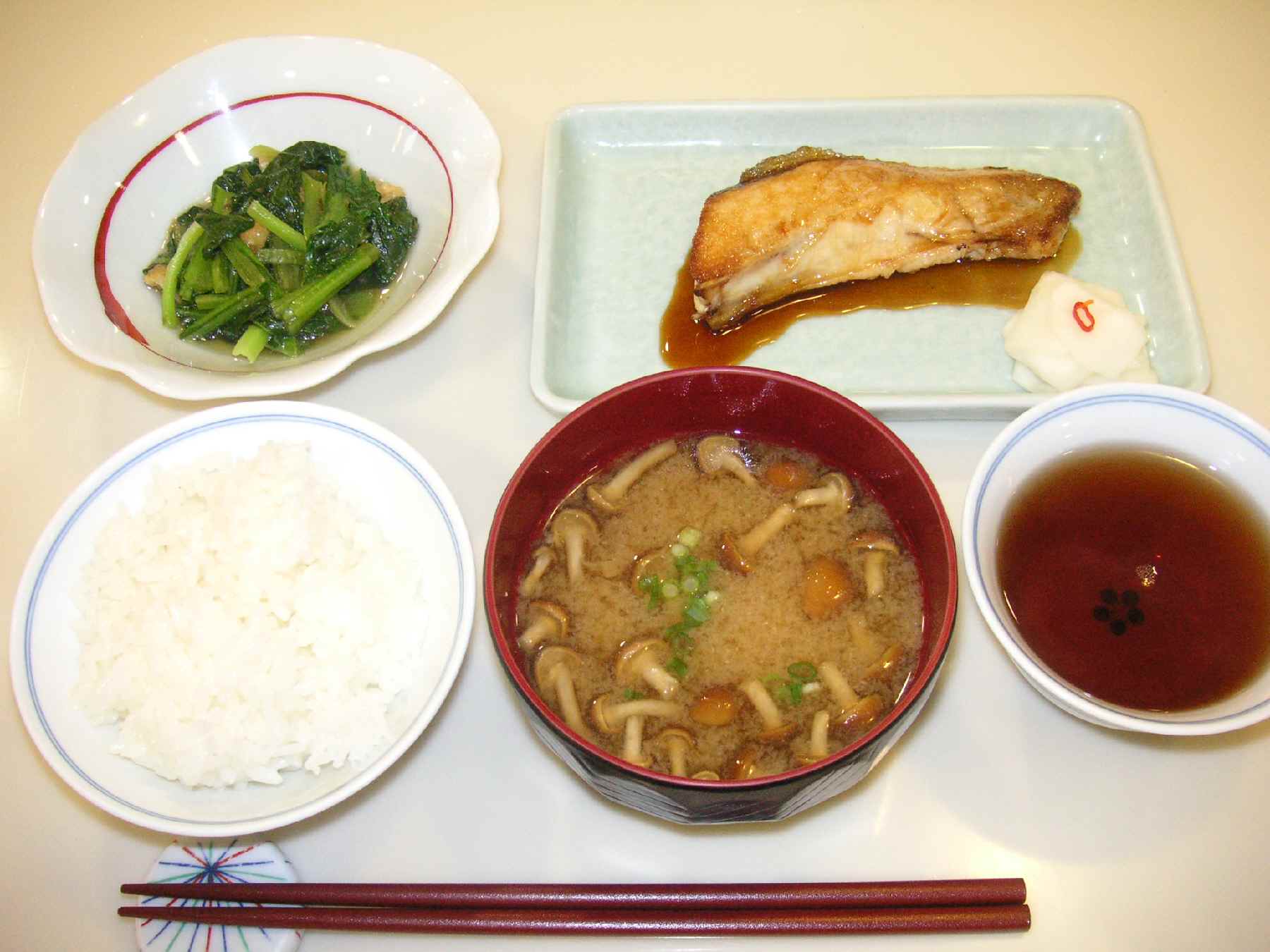 ベターホーム料理教室 ぶりの照り焼き 小松菜と油揚げの煮びたし 豆腐となめこの味噌汁 富山に魅了された気象予報士の日記 富山は自然豊かで 人も温かい とてもいい所