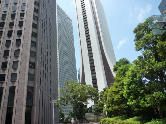 みどり濃き ビルの谷間や 副都心 新宿で 俳句一日講座 吉澤兄一のブログ