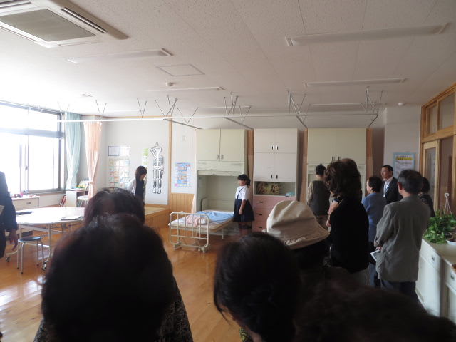 平成27年度 加治木ゆずり葉学級 第5回 学校参観 姶良市立松原なぎさ小学校 小学校給食室別棟 おじゃったもんせ 平成27年度 加治木ゆずり葉学級 第5回 学校参観 姶良市立松原なぎさ小学校 小学校給食室別棟 おじゃったもんせ
