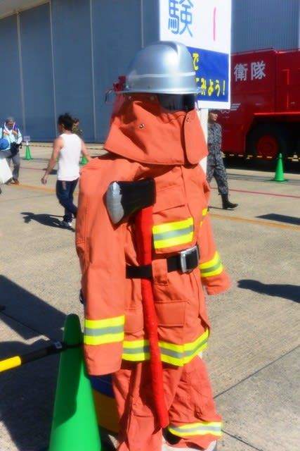 消防用被服 防火衣 自衛隊の装備 観光列車から 日々利用の乗り物まで