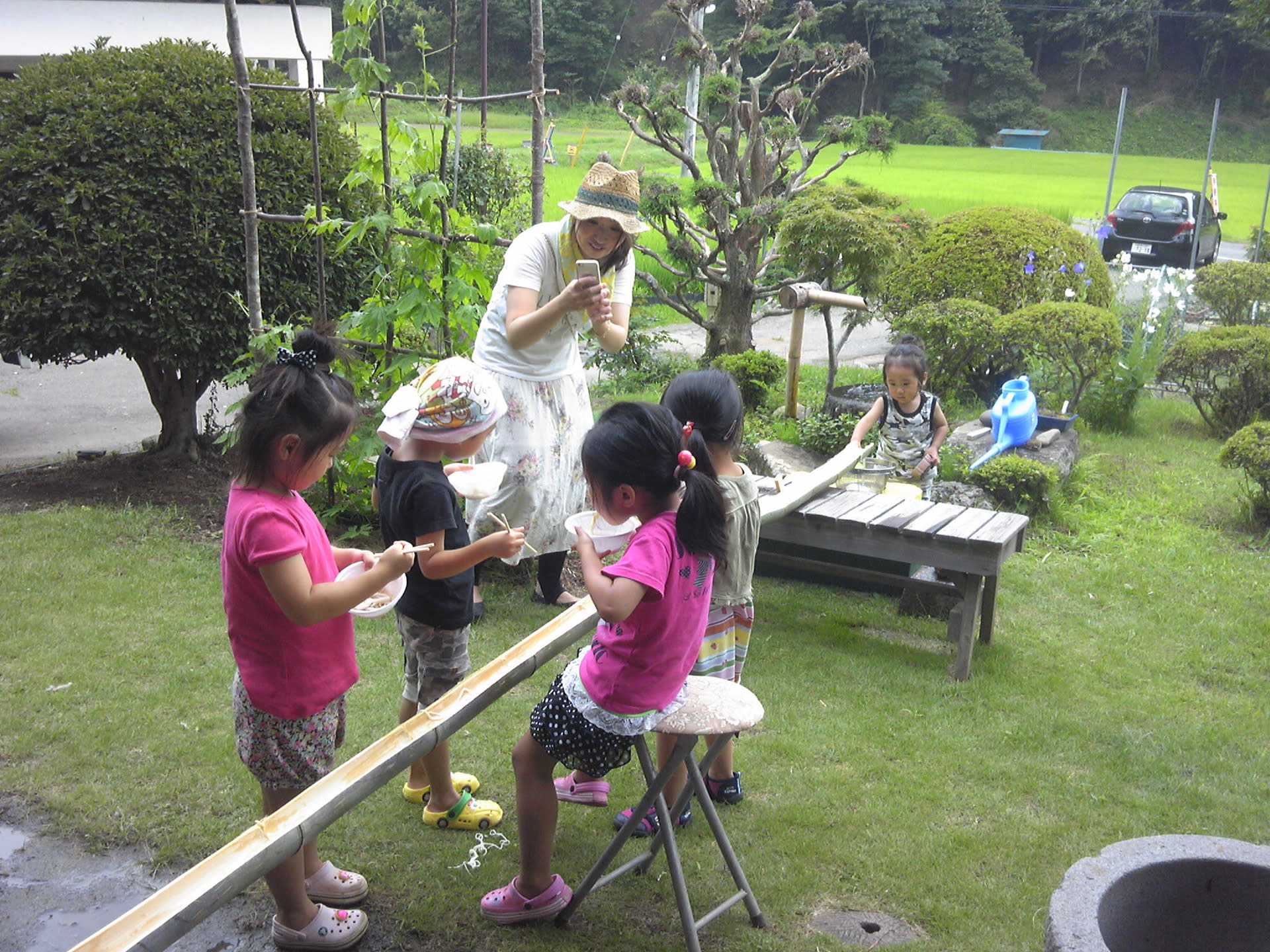流しそうめん 夏休み突入 日本最古の道祖神がある福寿草の里信州沢底 60数年前のセピア色した田舎暮らし 週末田舎暮らしを体験してみませんか