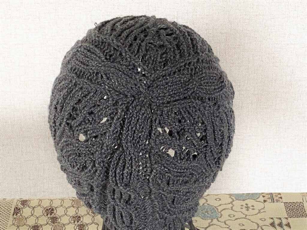 ねじり目たくさんの帽子の色違い完成 編み物中毒の毎日