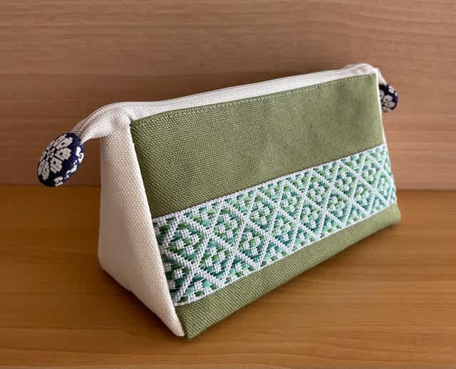 専用品　三角マチファスナーポーチ•ショルダー紐•チューリップバッグ　サイドポケ 専用品 三角マチファスナーポーチ•ショルダー紐•チューリップ