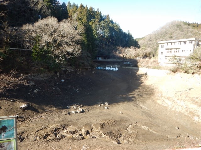 奥武蔵 鎌北湖から物見山 鎌北湖は水が枯れていました 四季 山夢