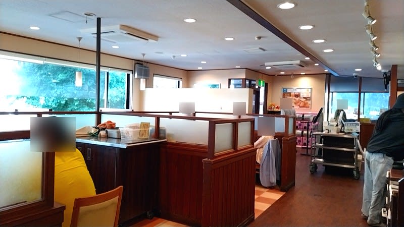 ココス横浜阪東橋店:店内