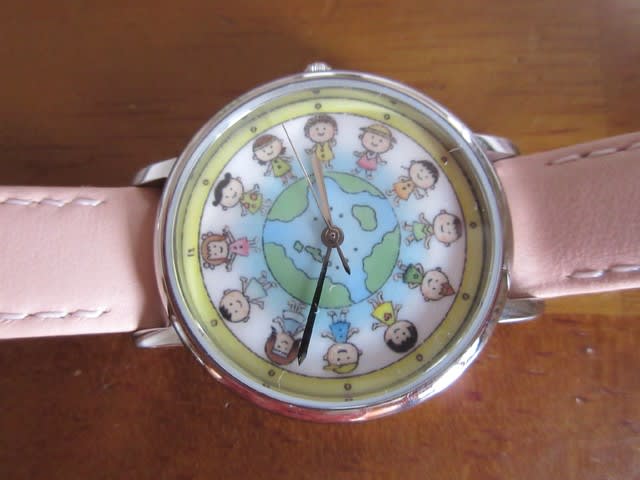 さくらももこさんのイラスト時計 世界の子供たち柄 - 銀の人魚の海
