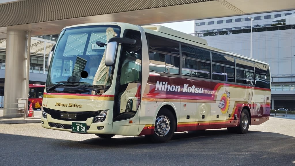 鳥取200か・858 - QUONのT&B Circle 鳥取200か・858 - QUONのT&B Circle