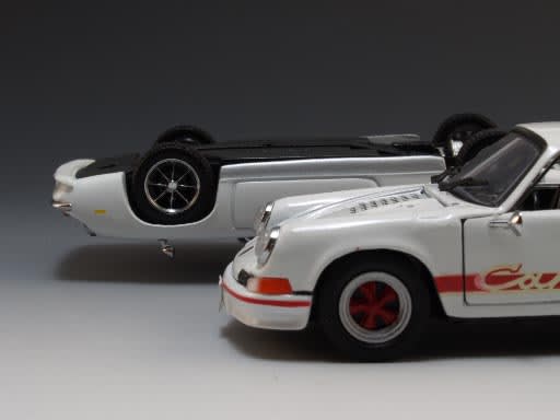 貴重品　京商　サーキットの狼　ＰＯＲＳＣＨＥ９１１ＣＡＲＲＥＲＡ 京商 1/18 サーキットの狼 ポルシェ911 カレラRS'73 早瀬左近