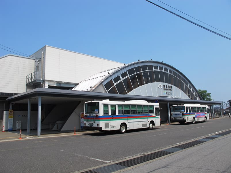能登川駅 Jr西日本 東海道本線 観光列車から 日々利用の乗り物まで