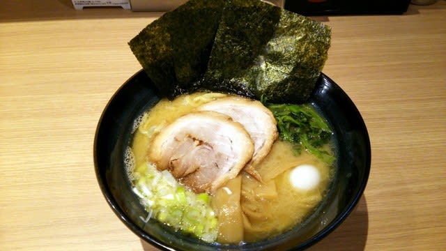 松原家:豚骨醤油ラーメン