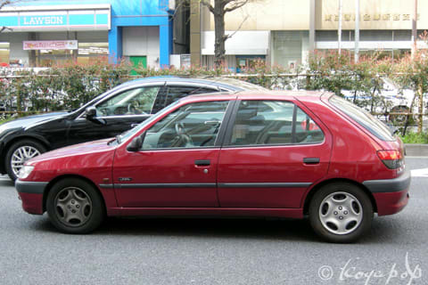 Peugeot 306 Hatchback 1993- リアのランプもツリ上がったプジョー 306