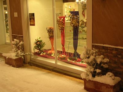 villagio_italia24.jpg: 雪夜のイタリア村。ガラス工芸品店