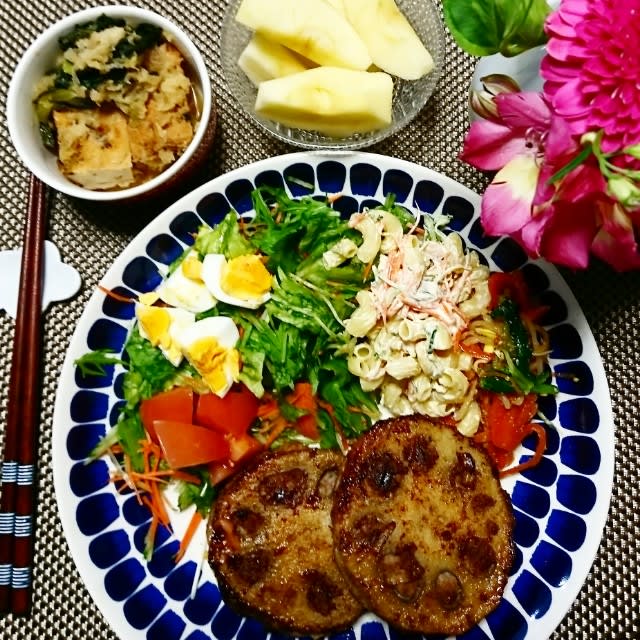 米なし夕食 美味艶女 おいしい料理に囲まれて