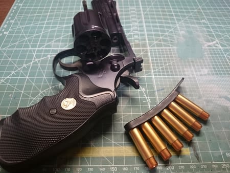 東京マルイ10禁エアーリボルバー Coltパイソン 4in 追加 シュタインメッツの日記 H型 東京マルイ10禁エアーリボルバー Coltパイソン 4in 追加 シュタインメッツの日記 H型