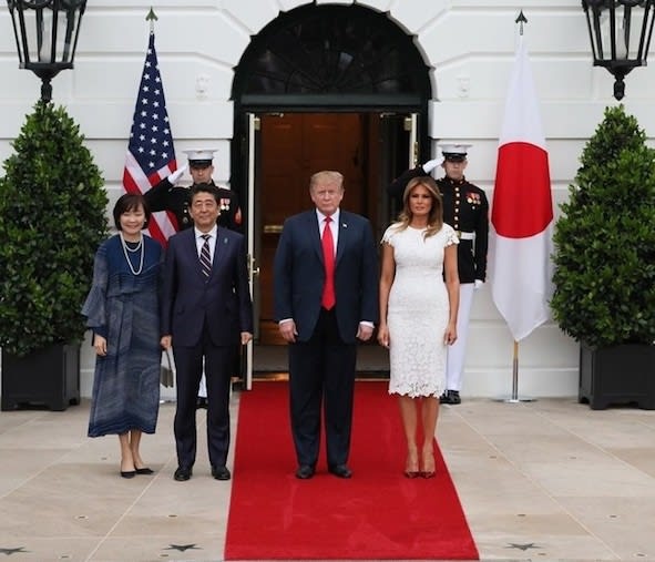 近寄る安倍首相に ストップ と叫んだトランプ大統領 レッドカーペット上の屈辱 ふーん Shesarainbow Ii