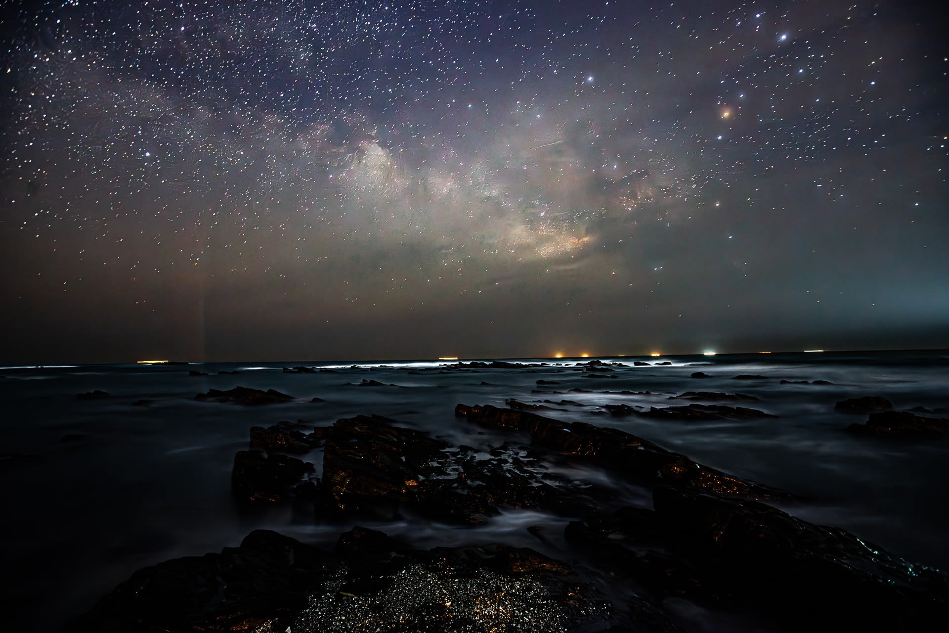 海と天の川の写真