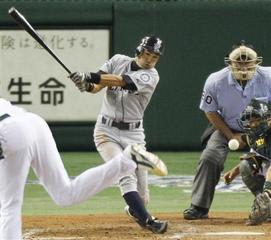 MLB日本開幕戦2012 イチローいきなりエンジン全開！４安打１打点と大 