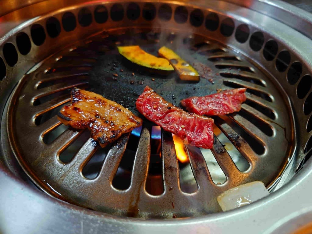 焼肉さかえやで忘年会