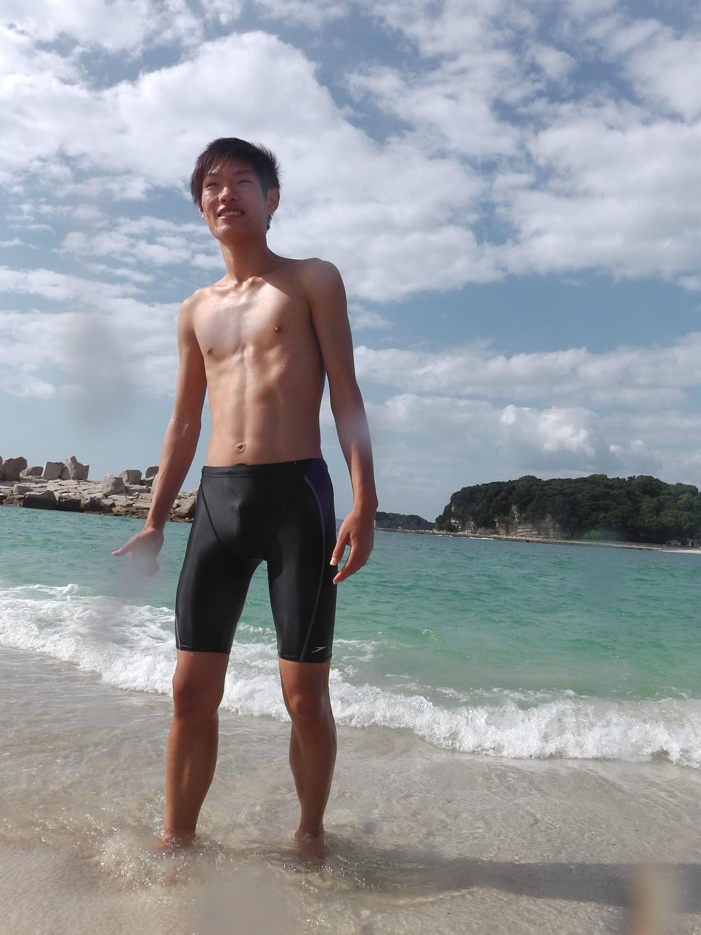 ブサカワシリーズ第２弾 まさる君 ９月２４日 白浜 白良浜海水浴場で撮影 スパッツ１種 ３９５カット 水着男子モデルが提供する各種サービスについてのご案内ブログです