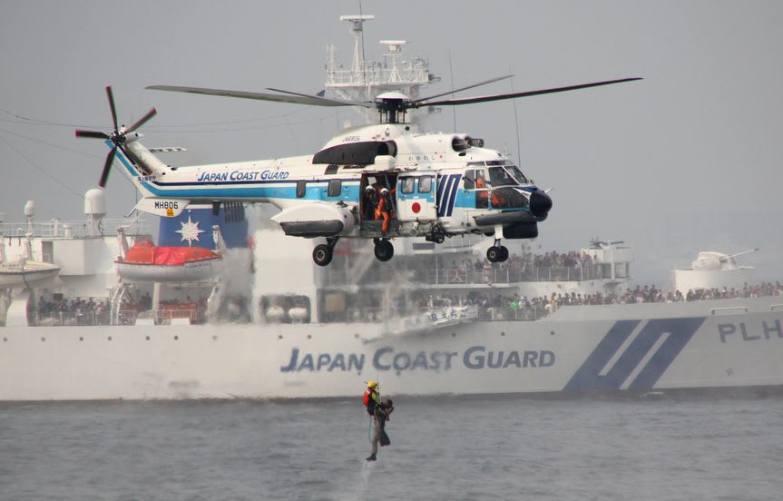 海猿 観閲式ヘリ救助 海保の巡視船