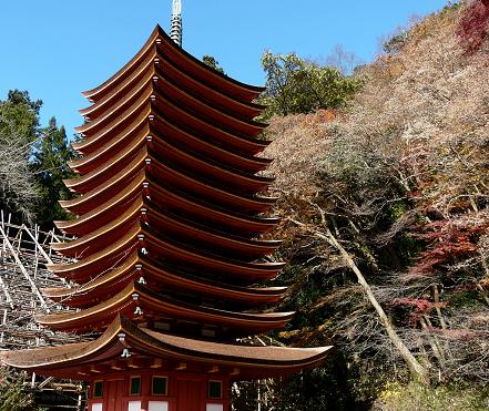 談山神社のシンボル十三重塔