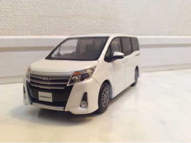 80前期ノア　カラーサンプル　1/30　ミニカー　トヨタ　ノア　非売品 Amazon | 1/30 トヨタ ノア ハイブリッド NOAH 前期 カラー