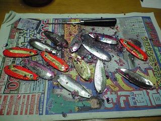 スプーンの塗料をはがすことに励んでおります 北海道ちゃんぽん釣行記
