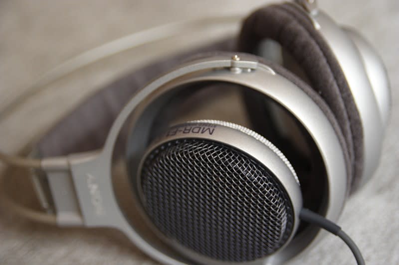 SONY MDR-F1