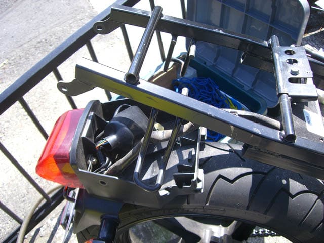 Vtr250にシートアンダートレイを取り付ける 半果洞 Kawasaki Z750 Honda Vtr250を中心に色々と
