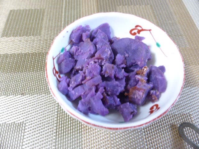 秋といえば食欲の秋ですね 紫イモいただきましたので煮て食べました Gooブログはじめました