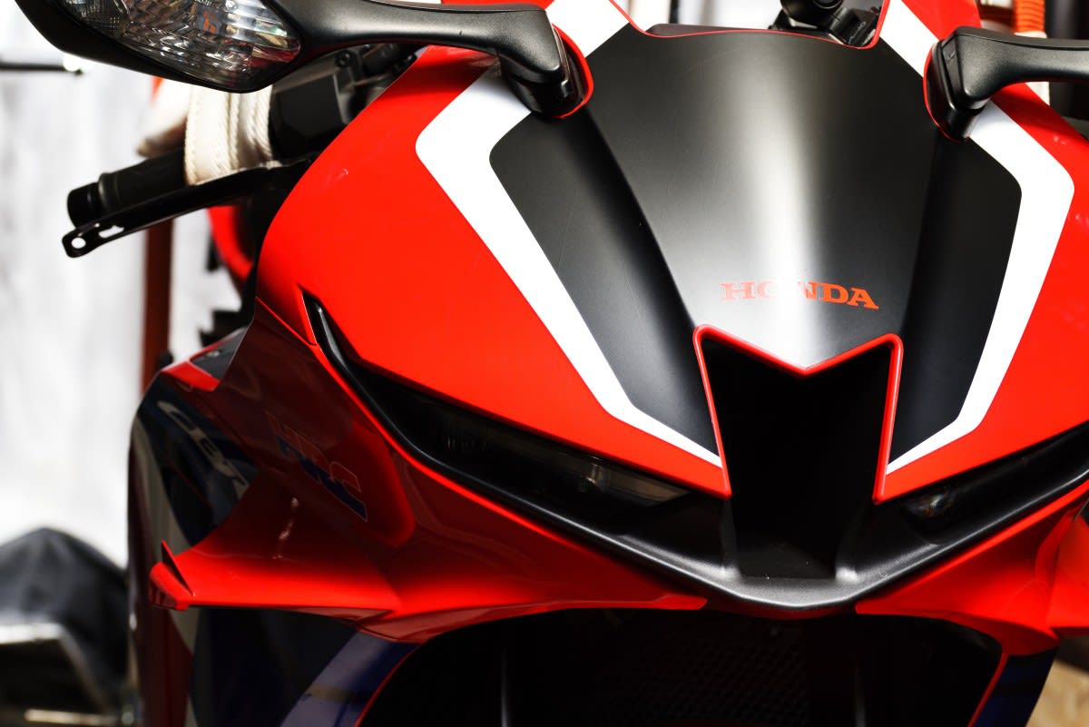 [美品] CBR600RR’20 (2BL-PC40) フロントカウル ホンダ CBR600RR(2BL-PC40) アッパーカウル CBR600RR 2BL-PC40