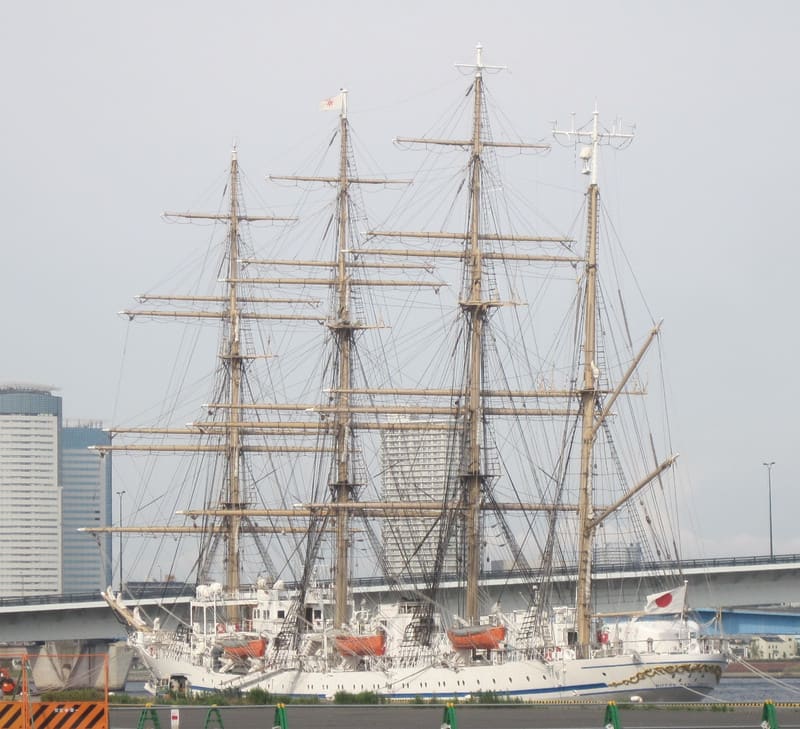 帆船日本丸と豪華客船にっぽん丸の写真 後藤和弘のブログ