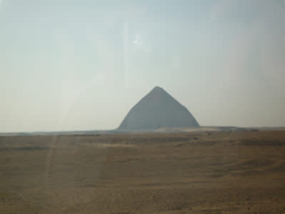 屈折ピラミッド