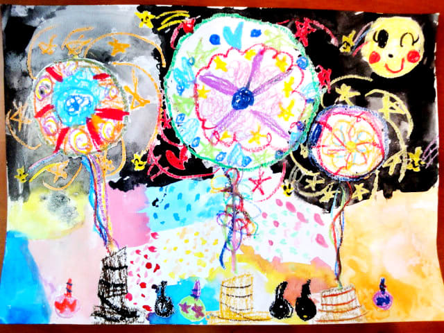 娘が描いた花火の絵です しばっちょと子供達のアート作品展