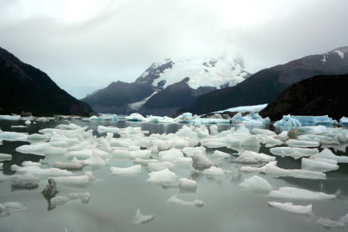 南米アルゼンチン・ウプサラ氷河ツアー、オネージ湖