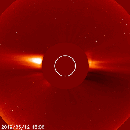 Hazard Lab 5月13日17 19分 太陽 中心付近で爆発発生 コロナガスの衝撃波 15 16日に到来か 動画 森羅万象 考える葦 インターネットは一つの小宇宙 想像 時には妄想まで翼を広げていきたい Hazard Lab 5月13日17 19分 太陽 中心付近で爆発発生 コロナガスの衝撃波 15 16日に到来か 動画 森羅万象 考える葦 インターネットは一つの小宇宙 想像 時には妄想まで翼を広げていきたい