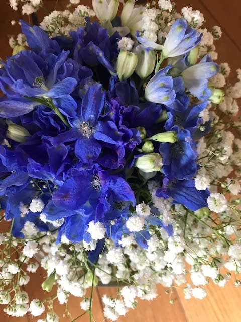 デルフィニウムのブルーで花束を フローラル ノート Kimi