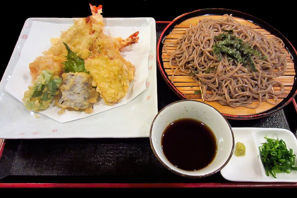 関東の引越し蕎麦 天ぷらで最高のコラボ 炎のクリエイター日記