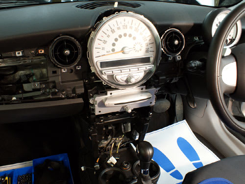 R56型BMWミニに2DINナビをお取り付け☆ - ワンアップなMacintosh 