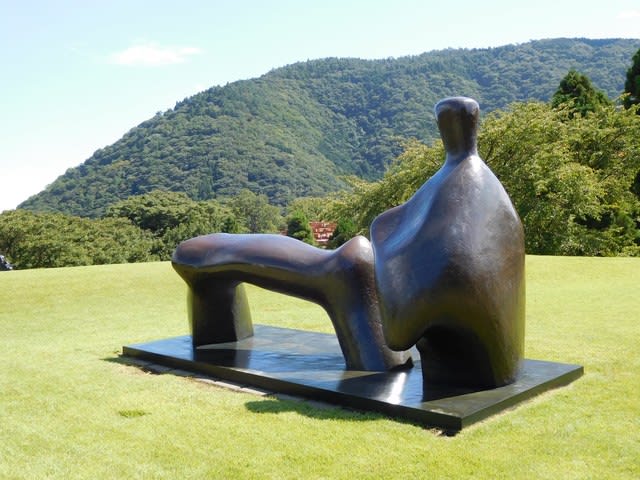 箱根のヘンリー・ムーア 佐藤忠良 朝倉響子 - まい、ガーデン 箱根のヘンリー・ムーア 佐藤忠良 朝倉響子 - まい、ガーデン