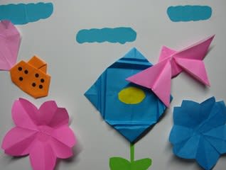 折り紙を貼って かっつん あわー 小さなアトリエにようこそ