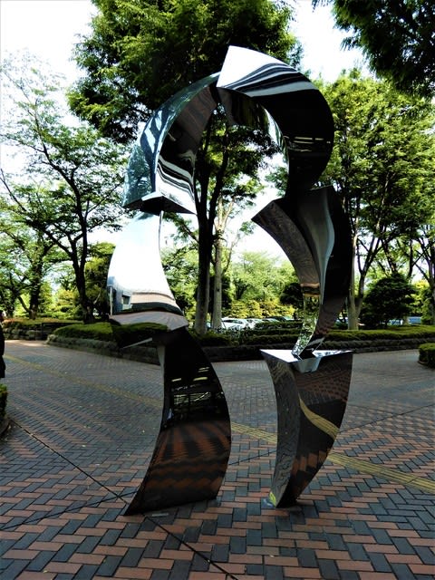 ２０１９・５・１９　国立国会図書館の野外彫刻　津田裕子　松永勉　桑原巨守