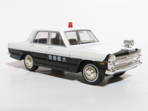 トミカリミテッドビンテージLV-48aニッサングロリアパトカー（大阪府警）-