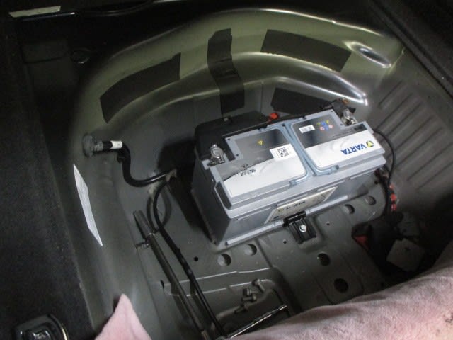 AUDI 8K/A４バッテリー交換です。 - ☆ねばらんブログ☆ 欧州車 BENZ