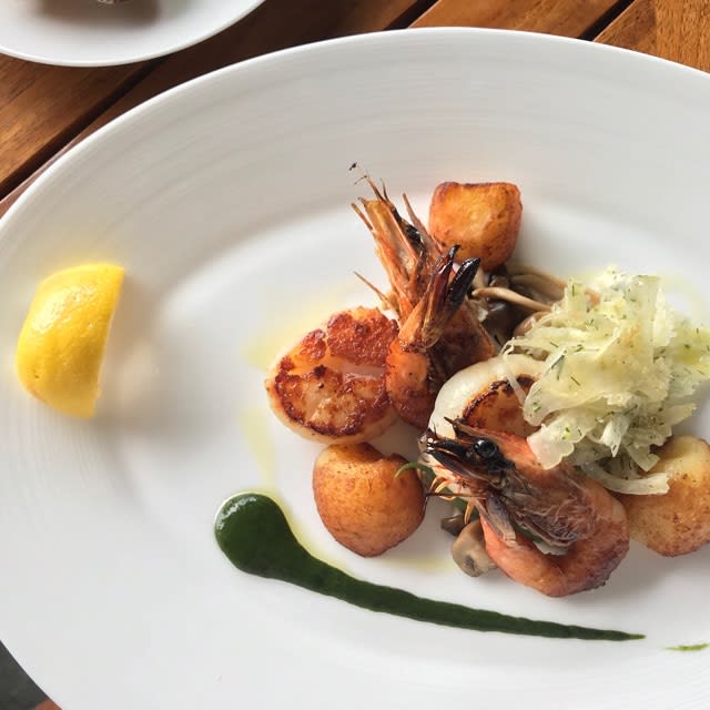 水辺のテラス席でランチ パレスホテル東京 フレンチマム的 生活 水辺のテラス席でランチ パレスホテル東京 フレンチマム的 生活